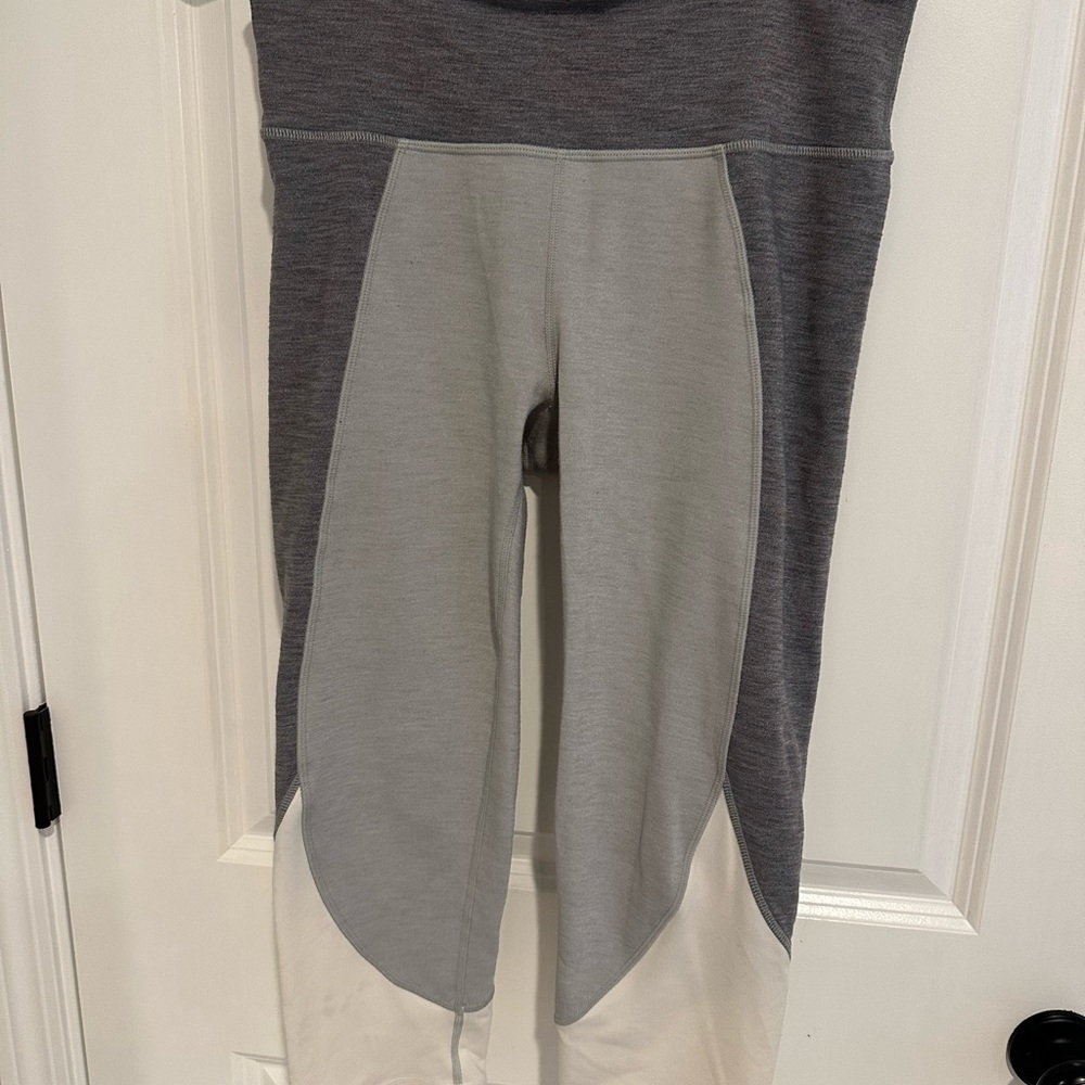 Athleta Leggings in Gray and White